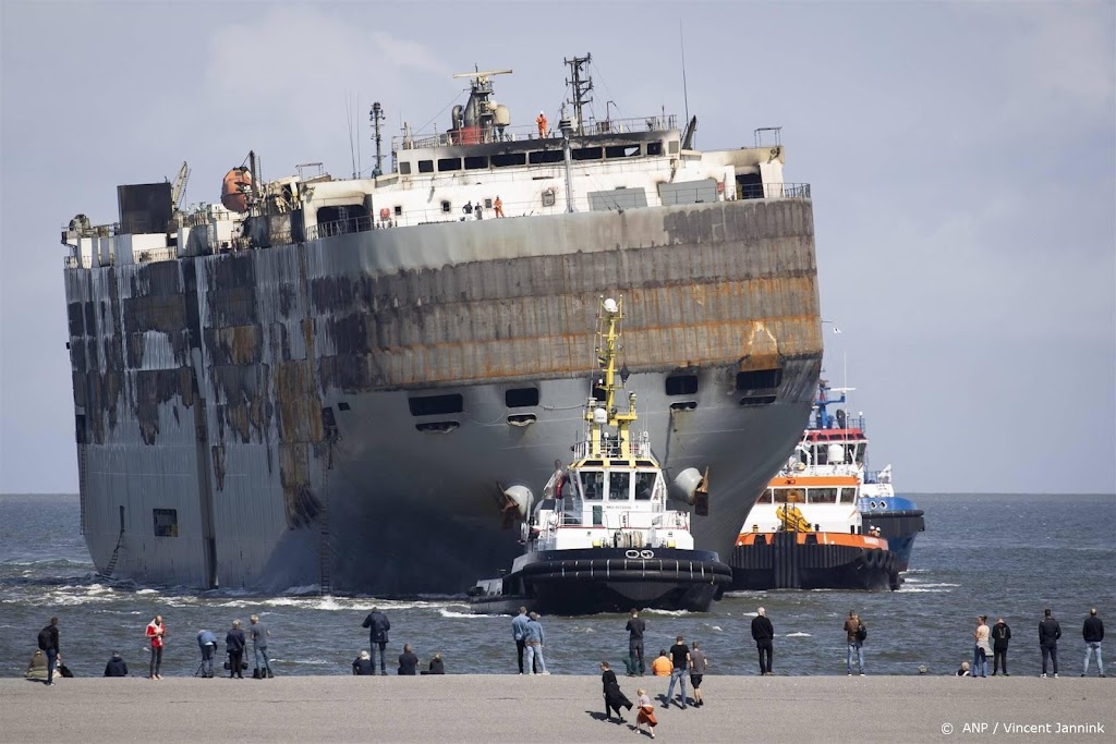 Vrachtschip Fremantle Highway aangekomen in Eemshaven