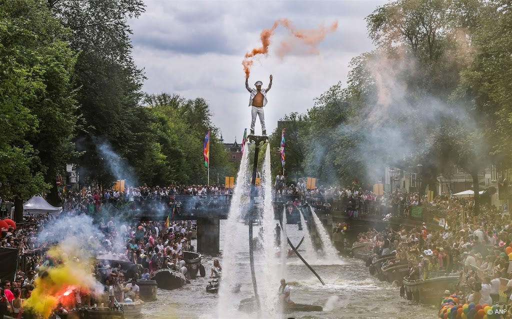 Pride Amsterdam ziet 'soepel en vlot' verlopen Canal Parade