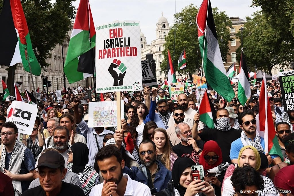 Duizenden pro-Palestijnse betogers demonstreren in Londen