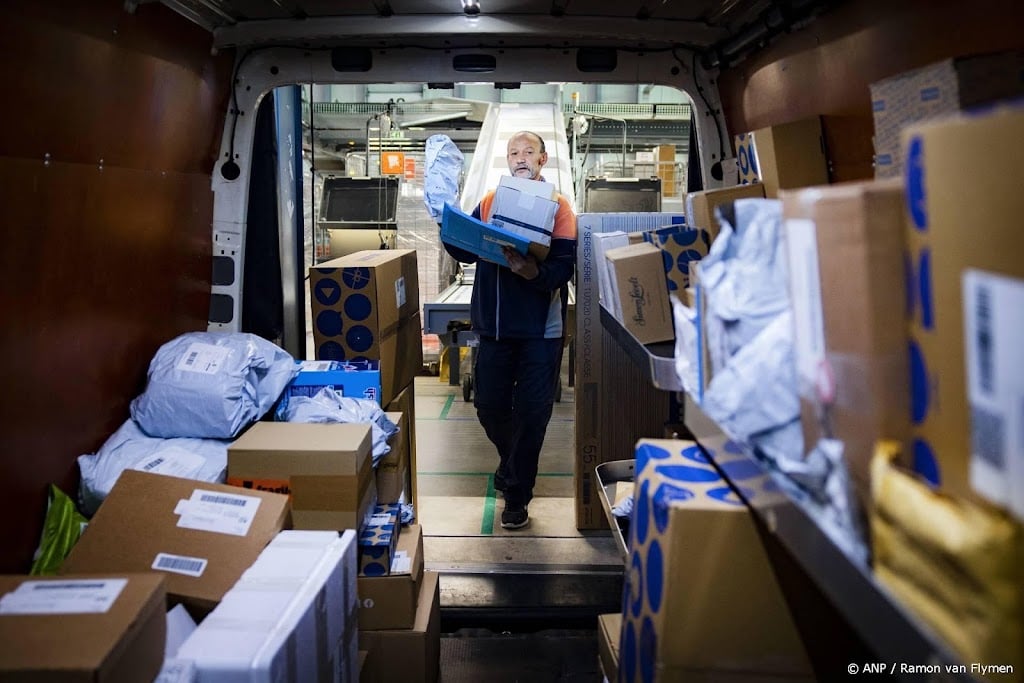 PostNL bezorgt minder pakketjes, vooral minder uit Azië