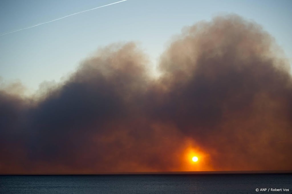 Natuurbranden in duinen bij Overveen en Goedereede