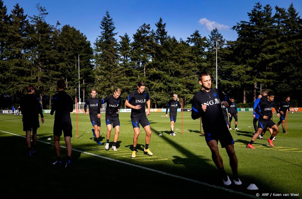De Vrij verlaat geblesseerd trainingskamp Nederlands elftal