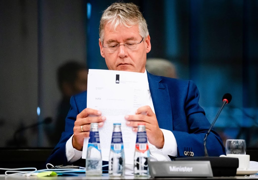 Slob: ik had eerder zorgen over lerarenbeurs moeten delen