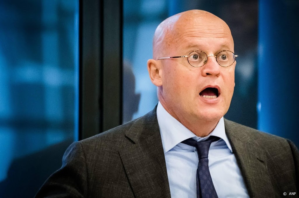 Grapperhaus zegt ook sorry tegen medewerkers van zijn ministerie