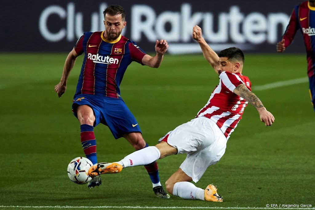 FC Barcelona leent middenvelder Pjanic uit aan Besiktas 