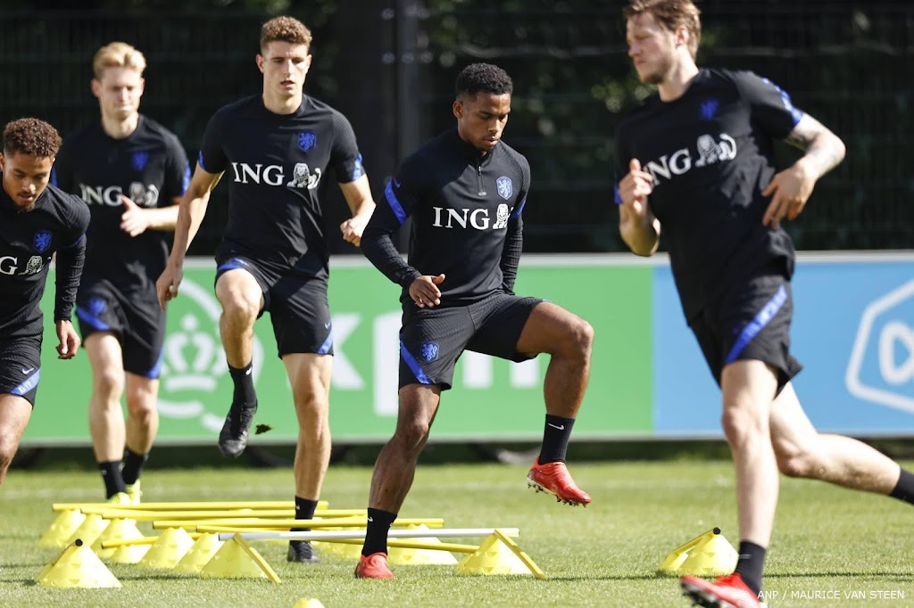 Oranje traint met fitte groep voor Montenegro  