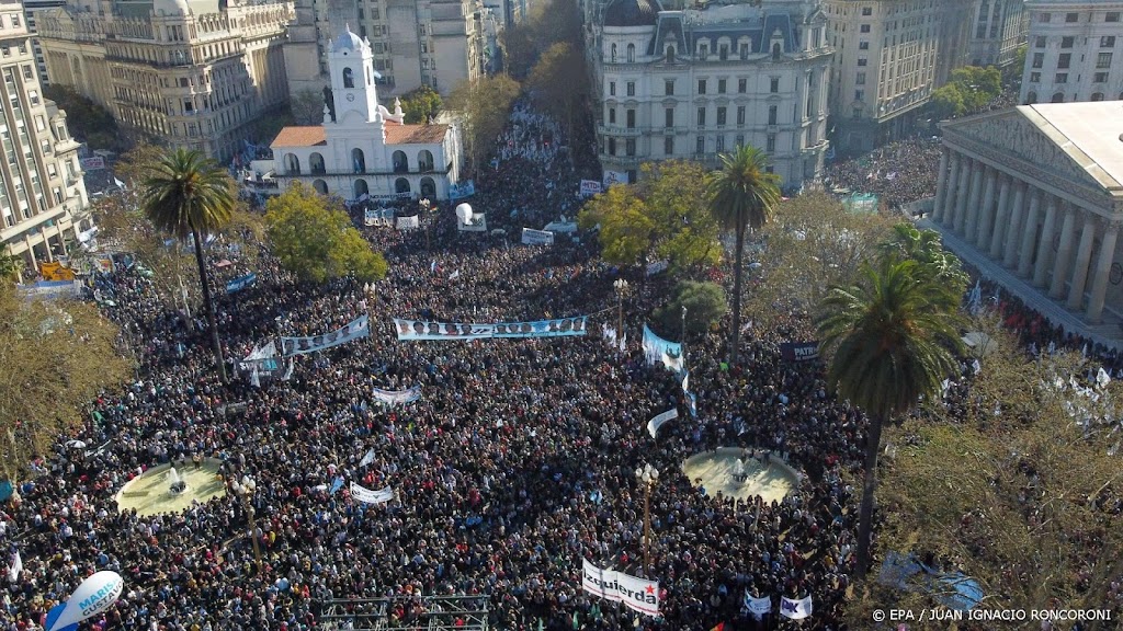Argentijnen betogen massaal na mislukte aanslag op vicepresident