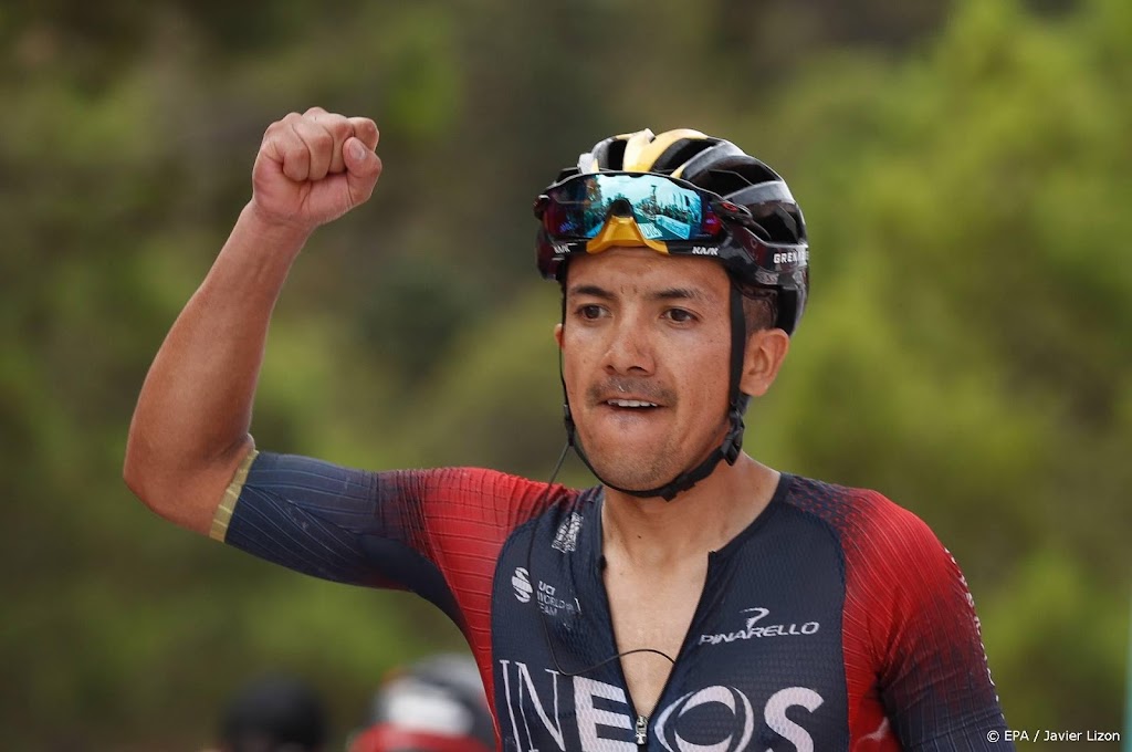 Tweede ritzege Carapaz in Vuelta, leider Evenepoel verliest tijd