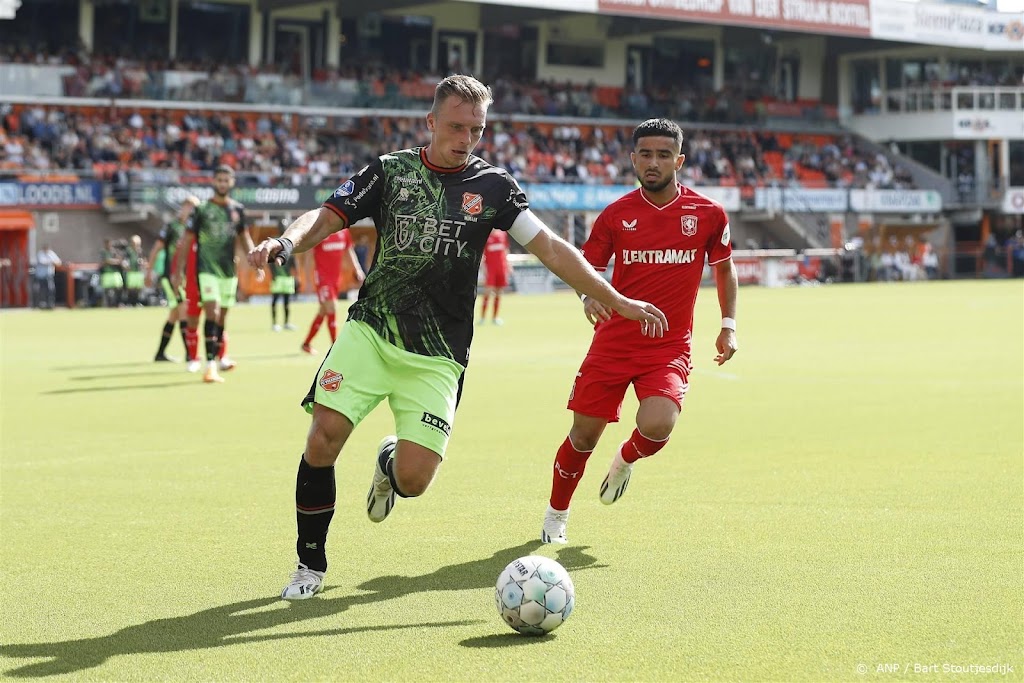 FC Twente blijft foutloos dankzij zege bij jeugdig FC Volendam