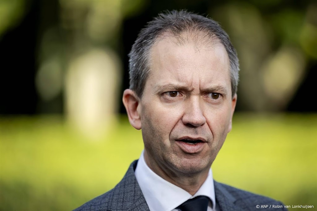 Van Hijum overweegt uitzendverbod arbeidsmigranten om misbruik