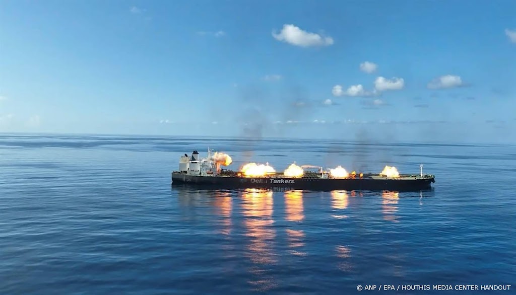 Berging olietanker Sounion begint, geen tekenen van olieramp