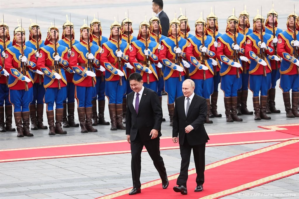 Poetin feestelijk ontvangen door president ICC-lid Mongolië