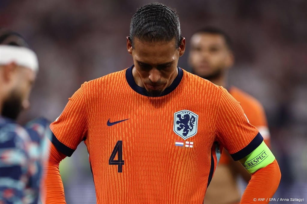 Aanvoerder Van Dijk twijfelde na EK over toekomst bij Oranje