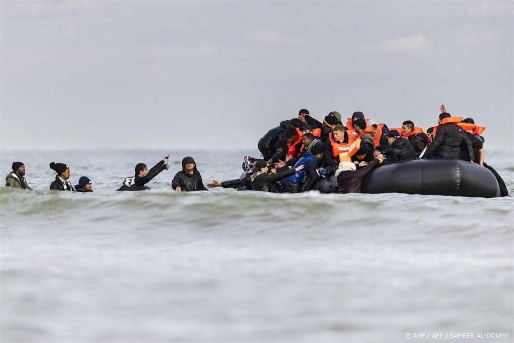 Reddingsoperatie in het Kanaal na gekapseisde migrantenboot