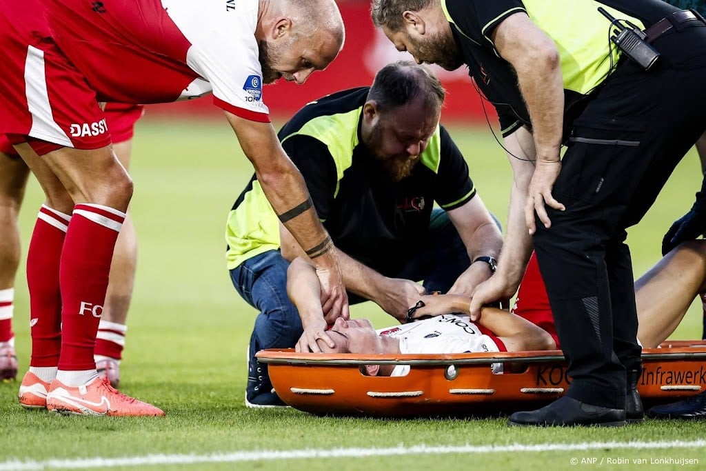 FC Utrecht meerdere maanden zonder middenvelder Jensen
