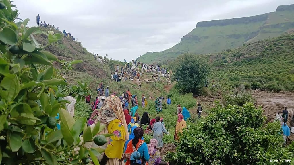 Honderd lichamen geborgen na aardverschuiving Darfur 