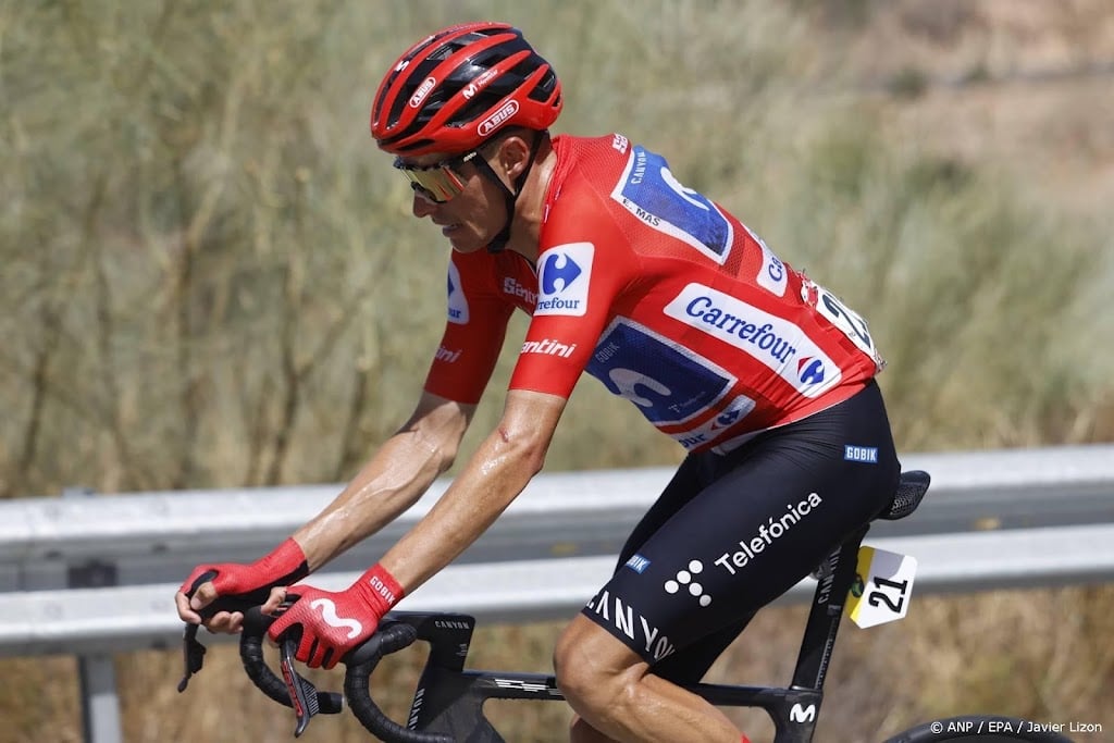 Rodetruidrager Mas pakt tijd op concurrenten in bergrit Vuelta