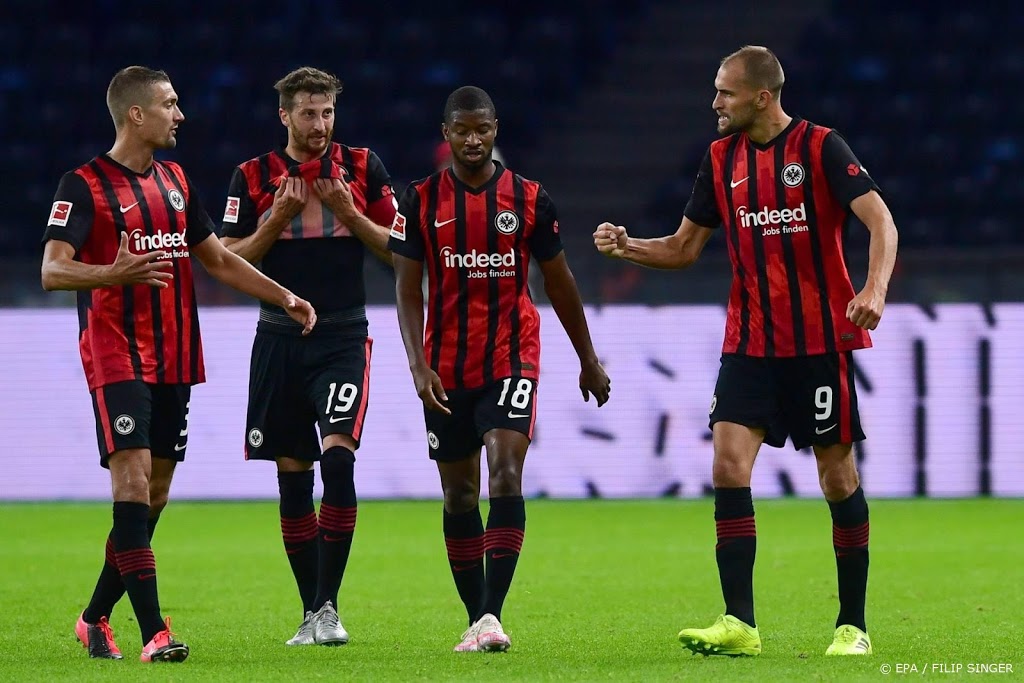 Dost met treffer en assist waardevol voor Eintracht Frankfurt