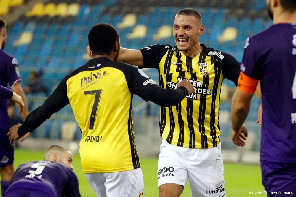 Vitesse verslaat machteloos Heracles Almelo met 3-0