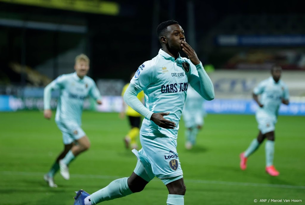 ADO Den Haag pakt bij VVV-Venlo in extra tijd eerste zege