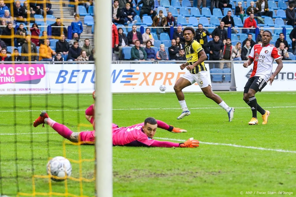 Vitesse verslaat Feyenoord via twee doelpunten Openda