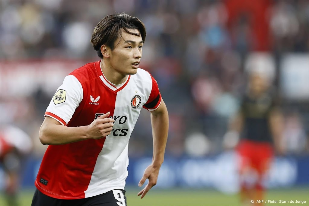 Feyenoord start met Ueda in de spits tegen Atlético Madrid 