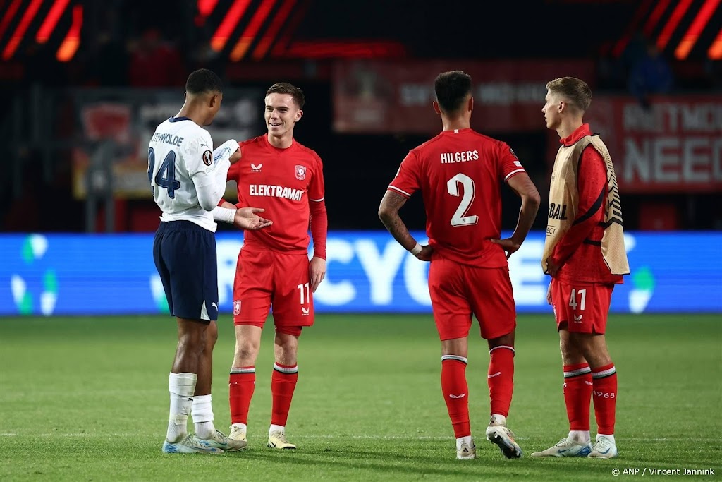 FC Twente pakt in Europa League punt tegen Fenerbahçe