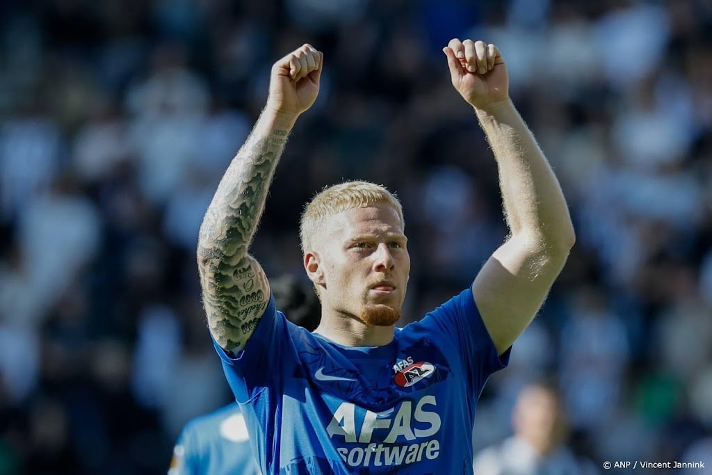 AZ-spits Meerdink debuteert in selectie Nederlands elftal 