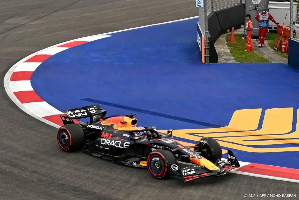 Verstappen klokt derde tijd in eerste vrije training Singapore