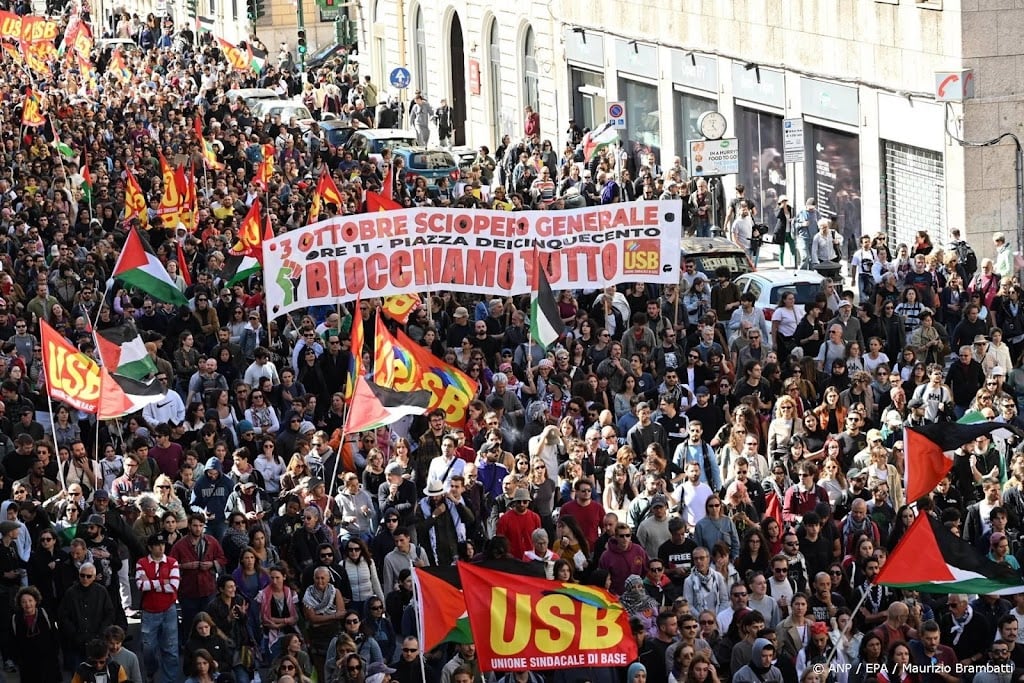 Miljoenen demonstranten ontregelen openbaar leven in Italië