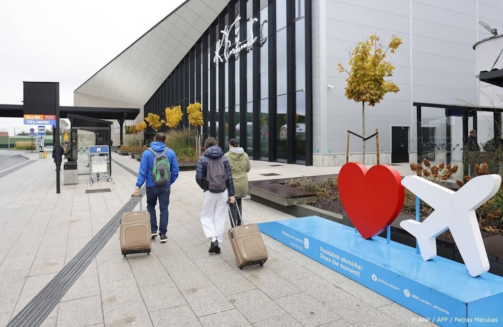 Vliegveld van Vilnius weer open na dronemelding