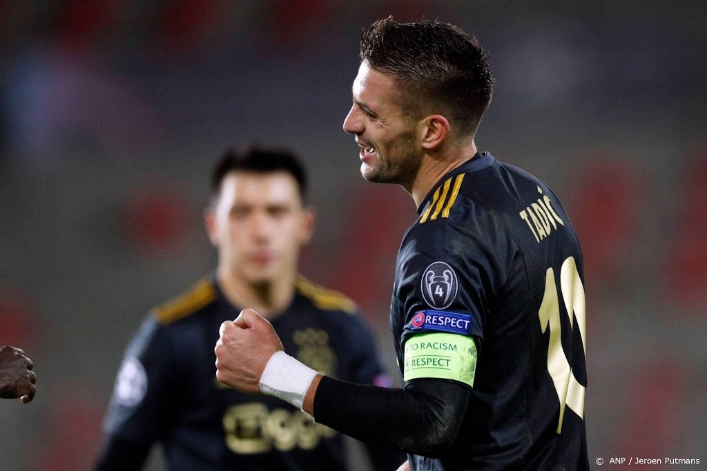 Ajax-aanvoerder Tadic: als prof moet je altijd klaar staan