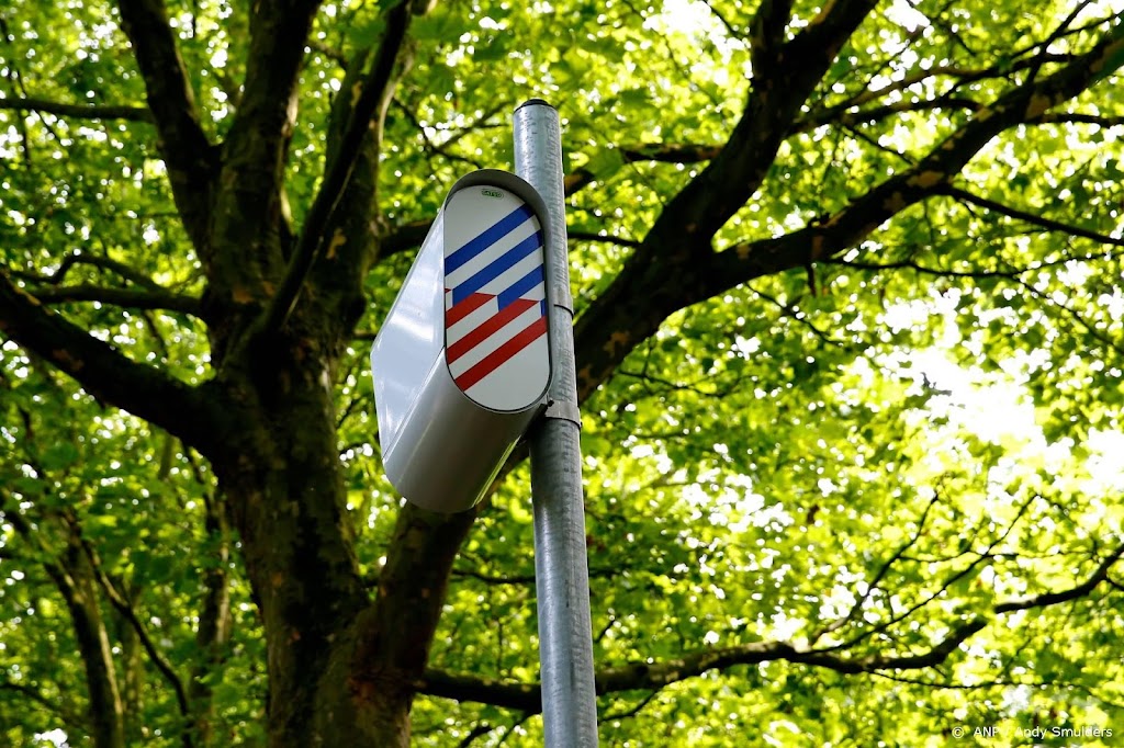 OM plaatst 50 verplaatsbare flitspalen, de flexflitsers