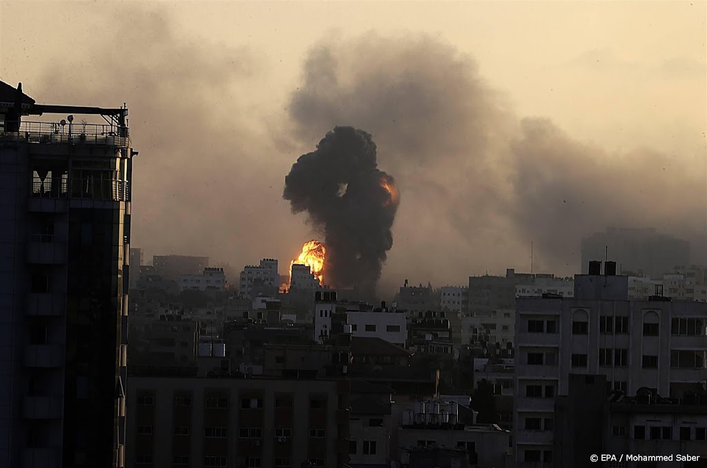 Duizenden werkers uit Gaza door Israël over de grens gezet