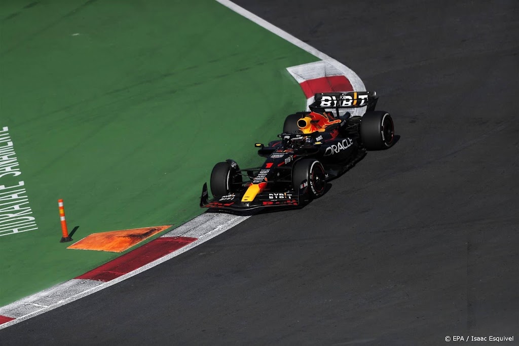 Klagende Verstappen klokt zestiende tijd bij training São Paulo