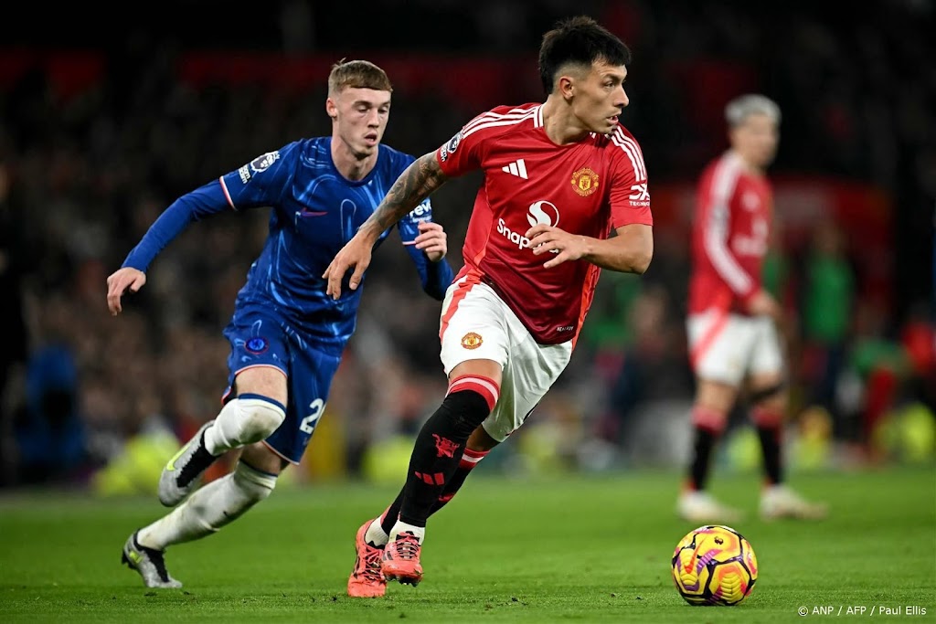 Van Nistelrooij speelt met Manchester United gelijk tegen Chelsea
