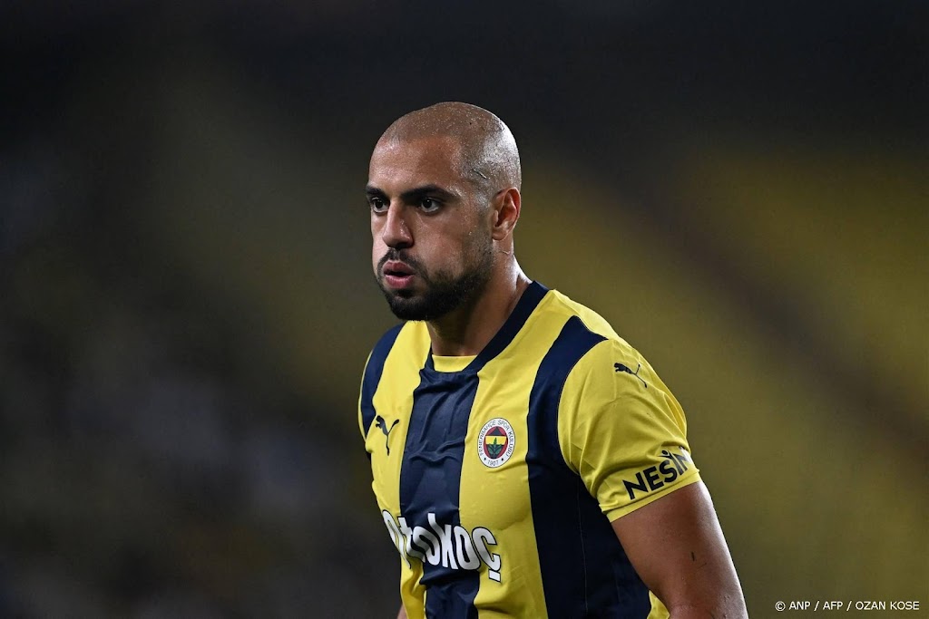 Amrabat bezorgt Fenerbahçe zege vlak voor duel met AZ 