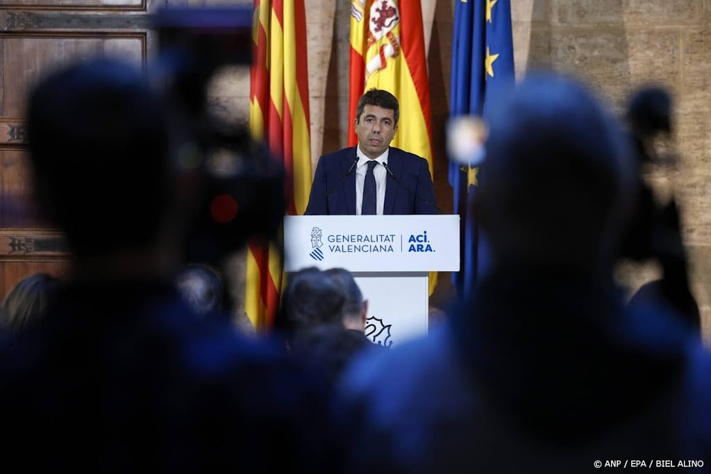 Bekritiseerde president Valencia stapt jaar na overstromingen op