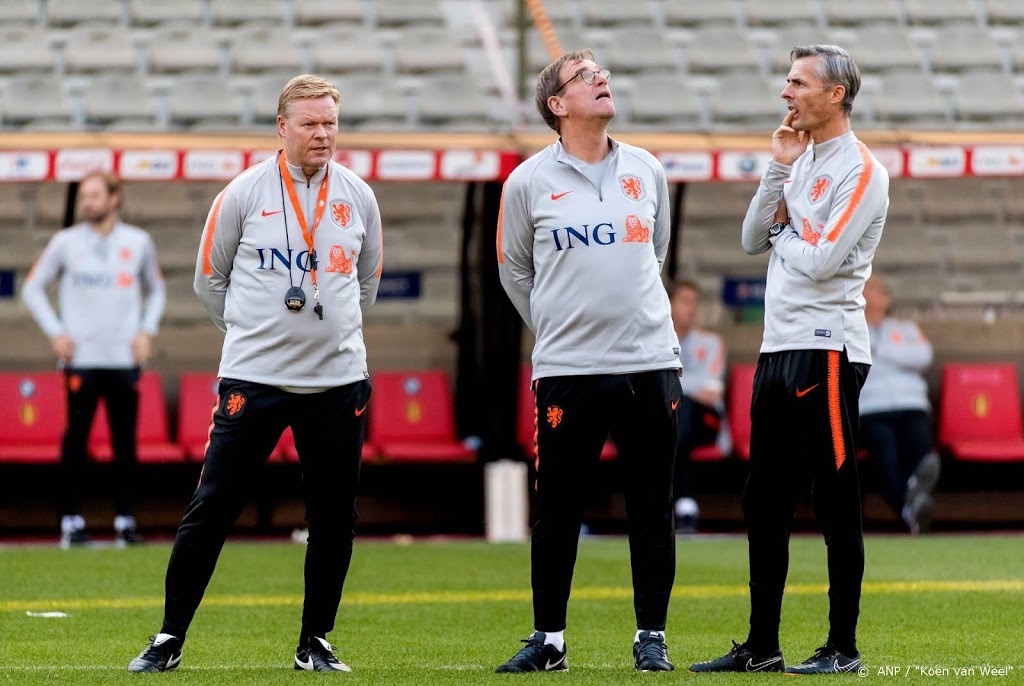 Van Wonderen stopt als assistent van Koeman