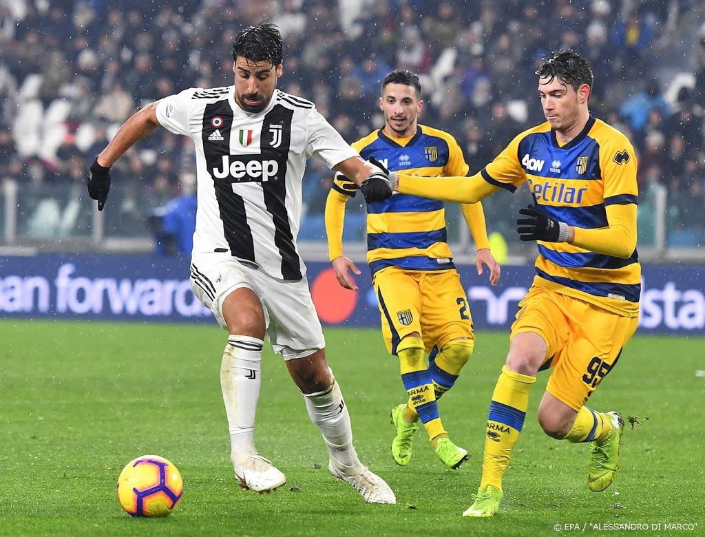 Juve-middenvelder Khedira weer onder het mes