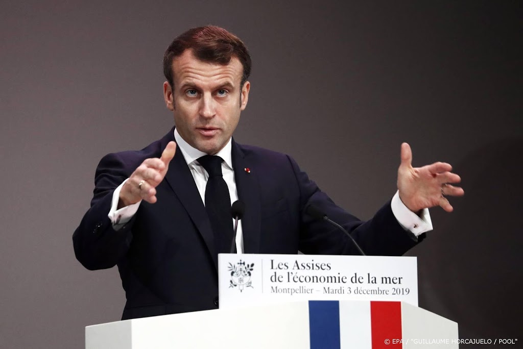 Macron houdt voet bij stuk over NAVO