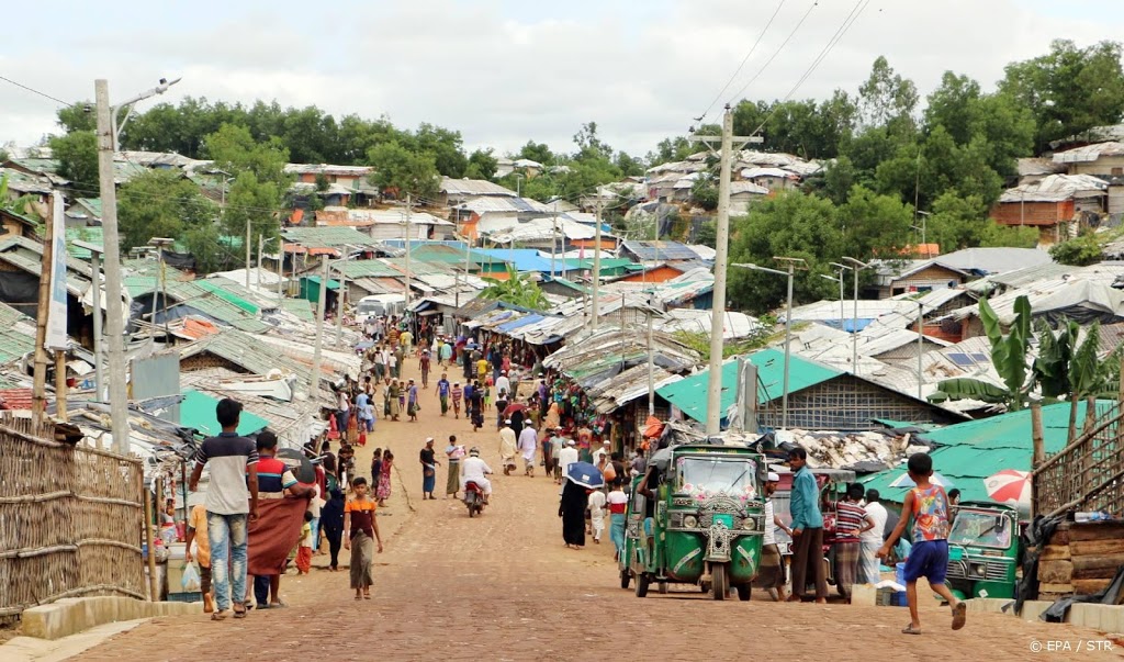 Bangladesh begint met omstreden verplaatsing Rohingya naar eiland