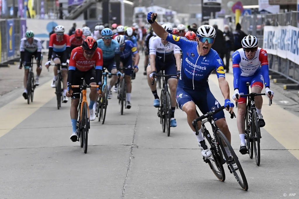 Wielerwedstrijd Omloop het Nieuwsblad verandert finish