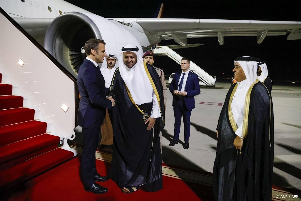 Emir Qatar bespreekt met Macron permanent staakt-het-vuren Gaza
