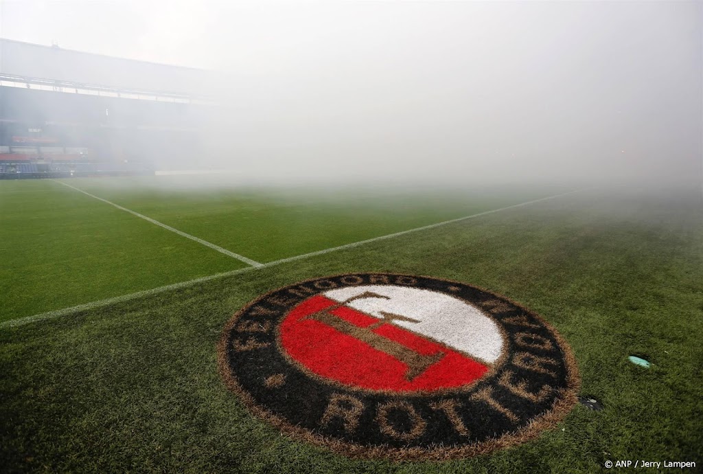 Leden harde kern Feyenoord melden zich ziek voor strafzaak