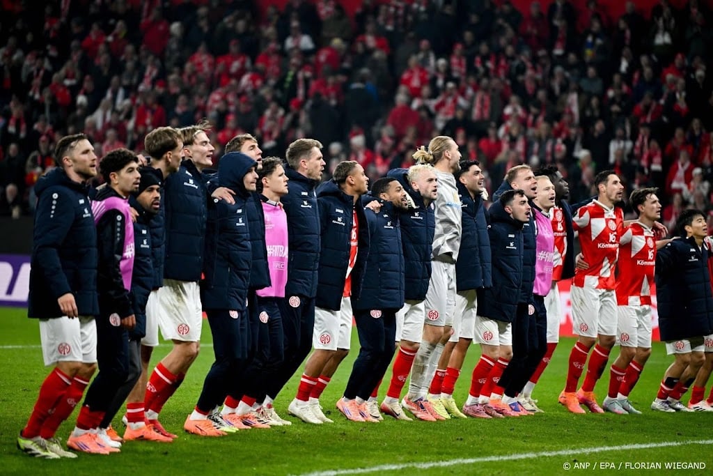 Hekkensluiter Mainz ontslaat trainer Henriksen