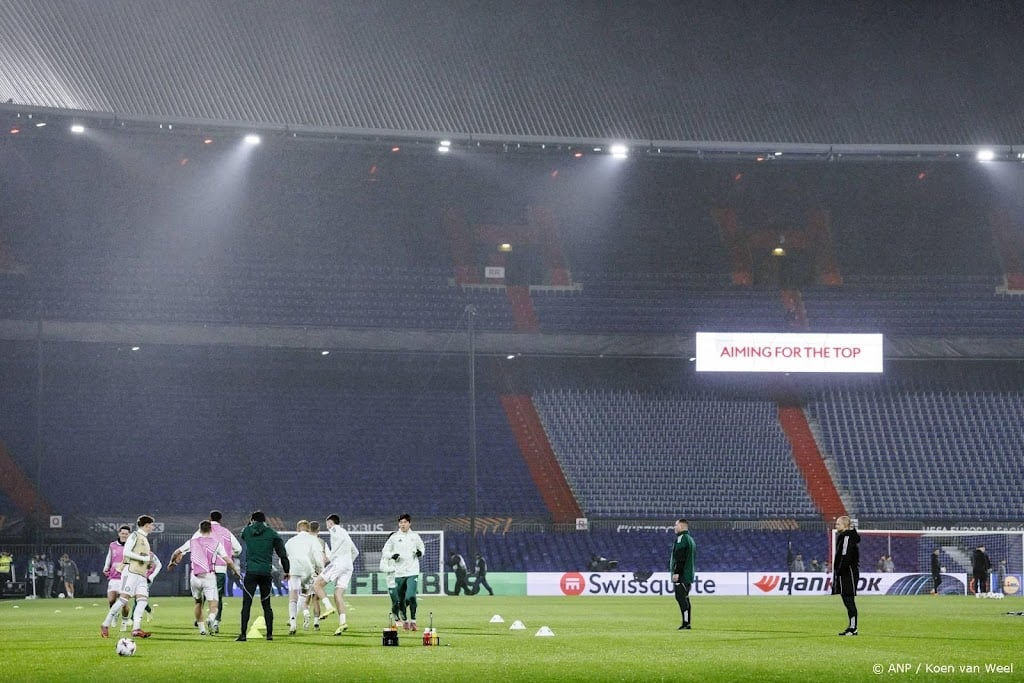 Feyenoord akkoord over in eigen handen krijgen van De Kuip
