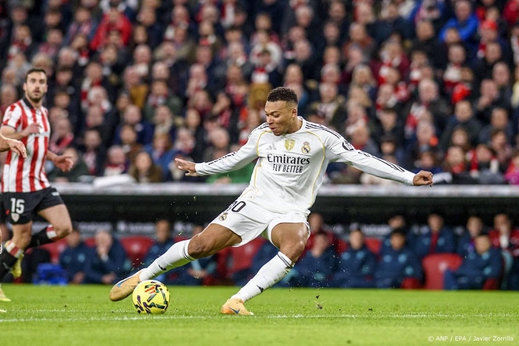 Mbappé leidt Real met twee fraaie doelpunten langs Athletic