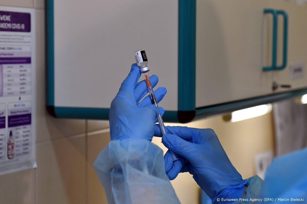 Eerste Brit ingeënt met vaccin AstraZeneca/Oxford