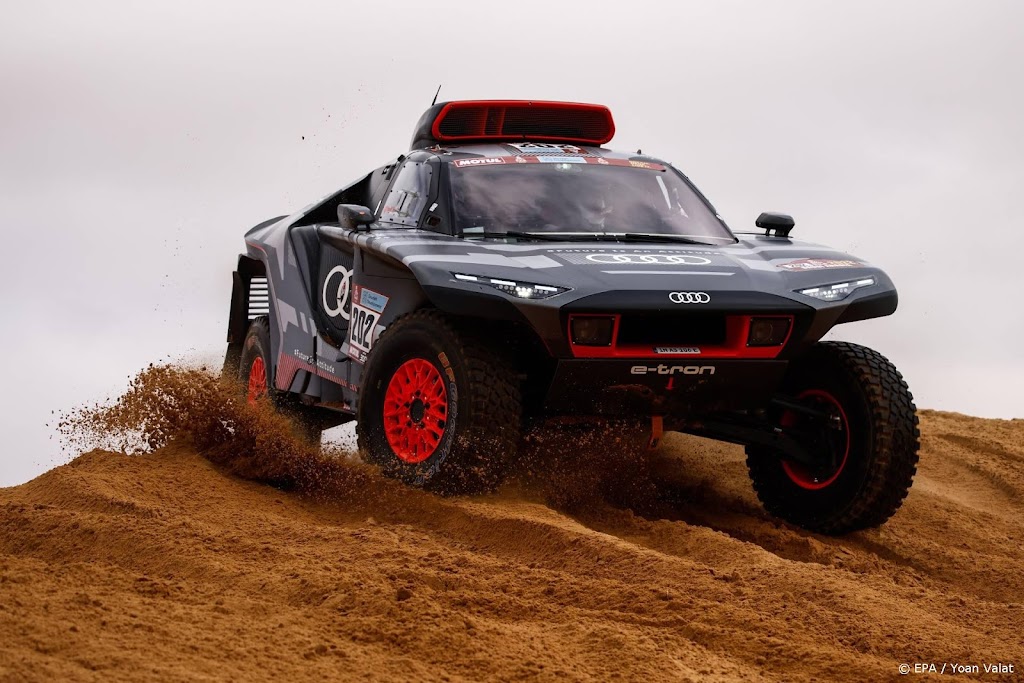 Sainz boekt 40e zege in Dakar Rally en eerste in elektrische auto